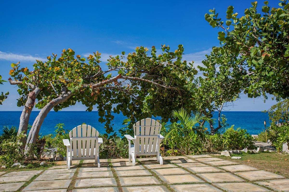 Hospitality Expert Little Waters Villa Негрил Экстерьер фото