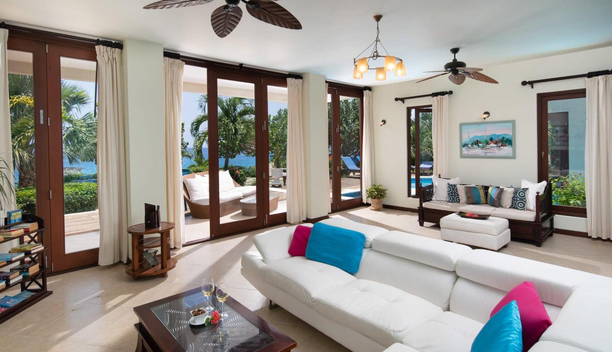 Hospitality Expert Little Waters Villa Негрил Экстерьер фото